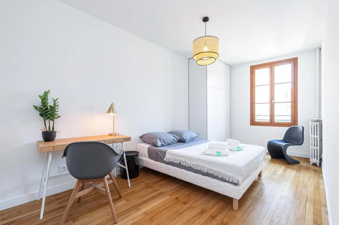 Feel Home - Alphonse Karr Nice